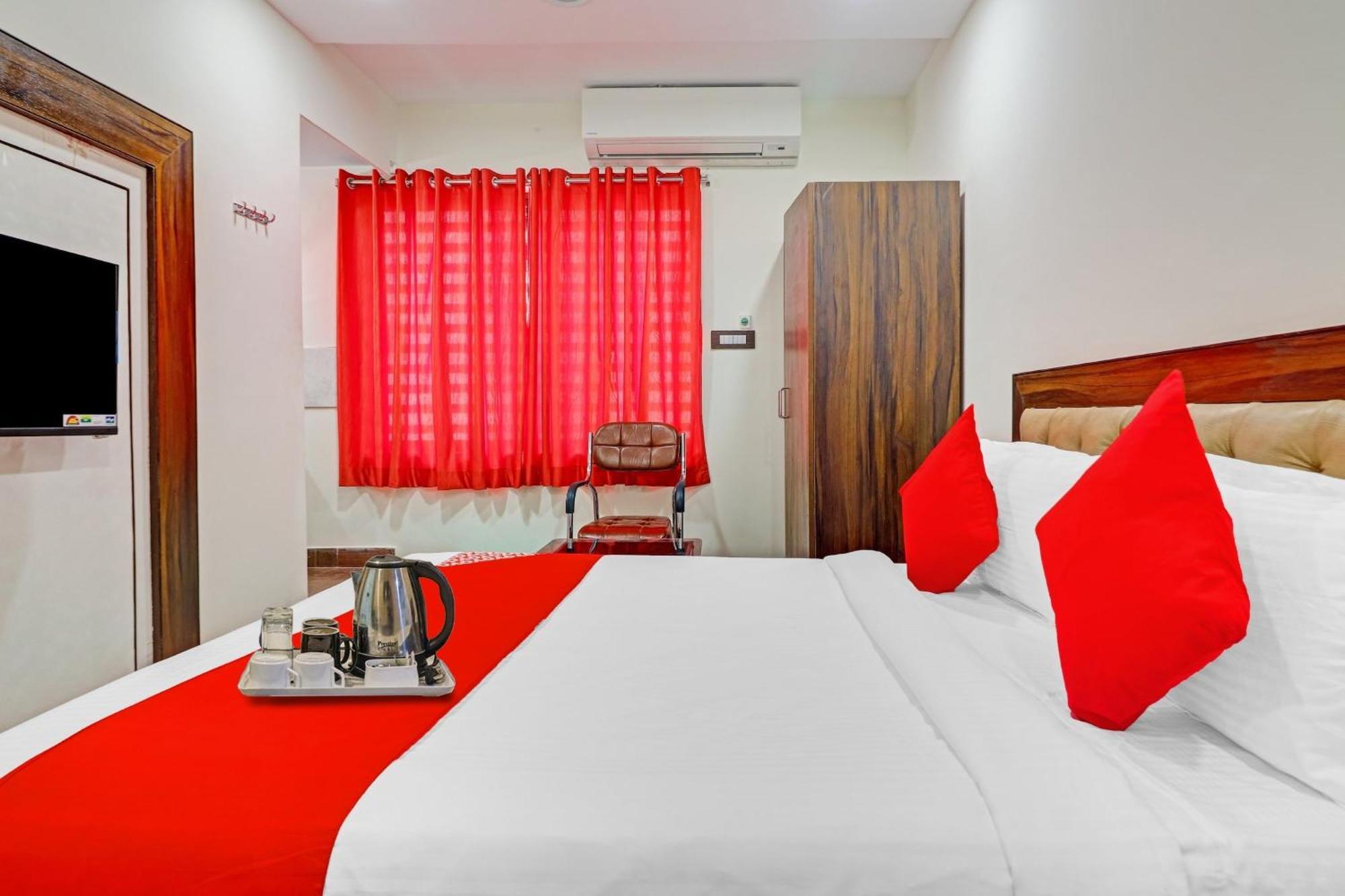 Heavens Inn Near Rasoolpura Metro Station Hyderabad Exterior foto