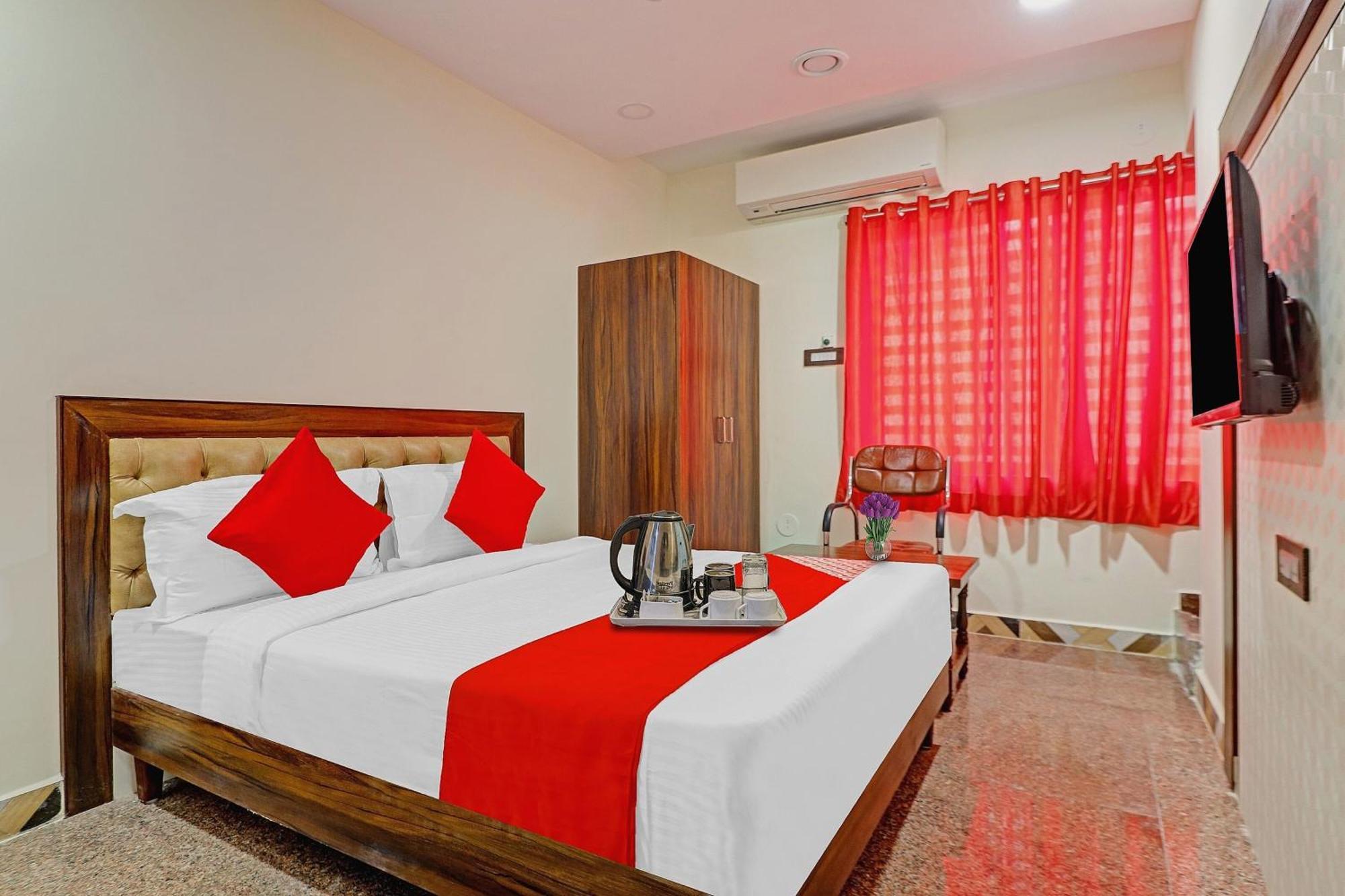 Heavens Inn Near Rasoolpura Metro Station Hyderabad Exterior foto